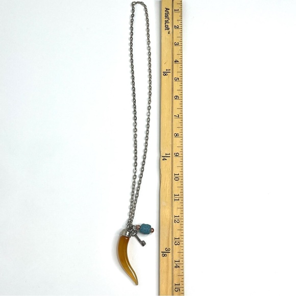 Claw Pendant Necklace with Turquoise Lava Rock and Silver-like Key Charm - Picture 2 of 2
